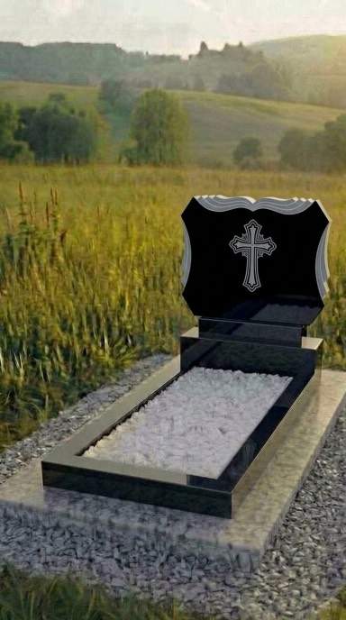 Памятник семейный на двоих из чёрного гранита с фигурными краями и православным крестом